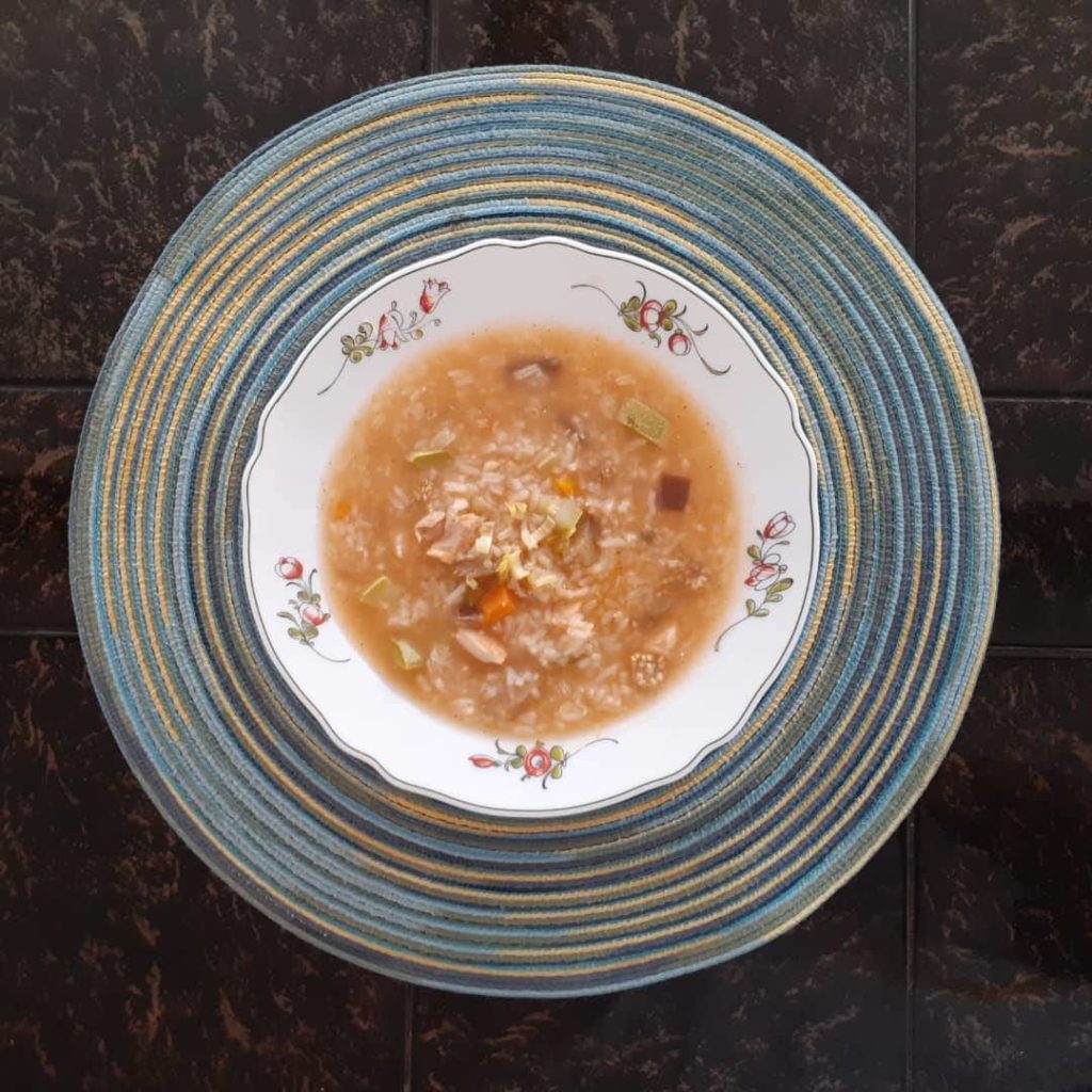 la sopa deliciosa de la abuela hecha con pocos ingredientes
